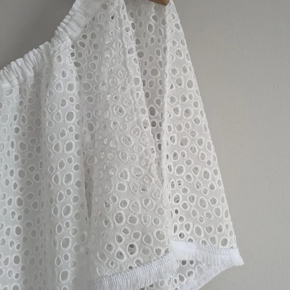 LILLY PULITZER LILLETTE TOP WHITE EYELET NWT Size Small - Picture 5 of 8